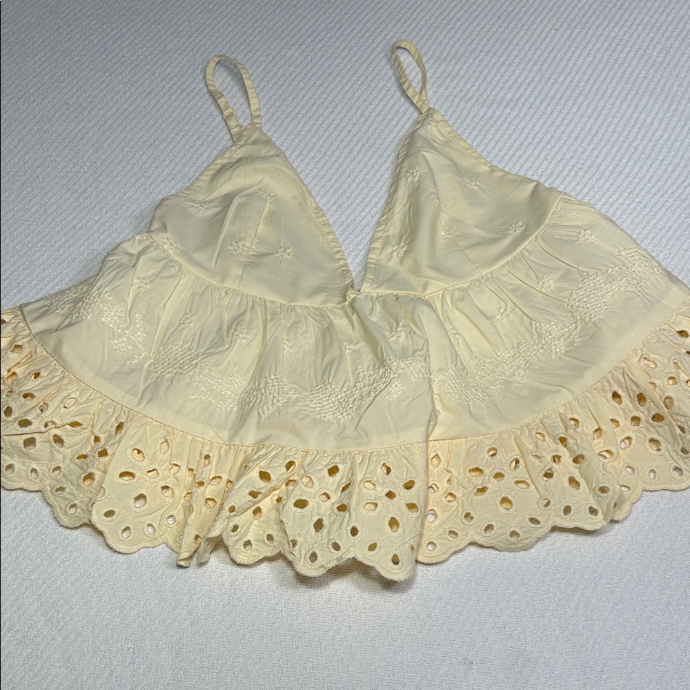 Light Yellow crop 💛